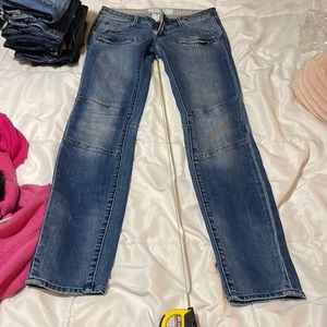 L.O.G.G/H&M jeans size 28, inseam 30.